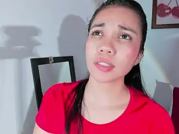 Stripchat Free Porn Cam of Emiily_Parkerr
