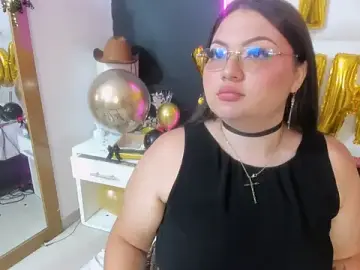 Stripchat Adult Webcam of Tessa_Sinclaire