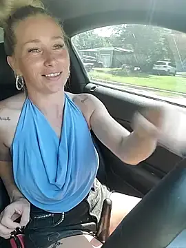 Stripchat Sex Cam of POPPY_XO