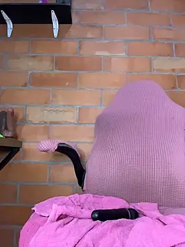 Stripchat Watch Live Sex Cams of CinnamonCookiez