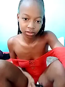 Stripchat Adult Webcam of SexyPetite_22