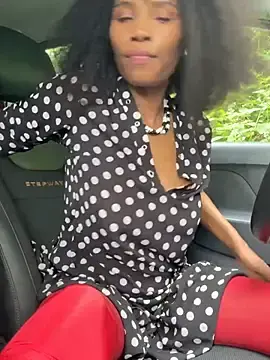 Stripchat Watch Live Sex Cams of ShantelSexyYoungMilfie