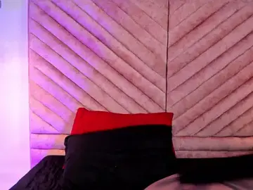 Stripchat Live Porn of sasha_roldann