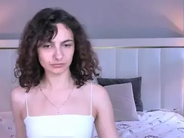 Stripchat Adult Webcam of RIANA_SI