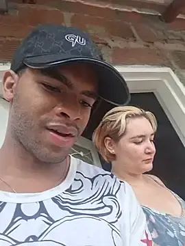Stripchat Live Sex Cam of marco_and_luna_