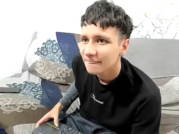 Stripchat Watch Live Sex Cams of DANIEL_Hot777