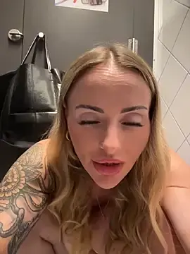Stripchat Adult Webcams of EmaSalis