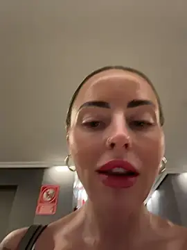 Stripchat Live Sex Cam of EmaSalis