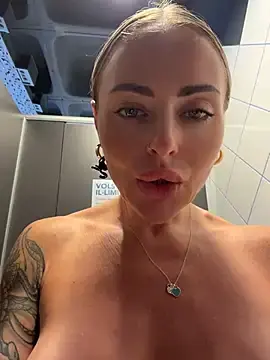 Stripchat Adult Video Chat of EmaSalis