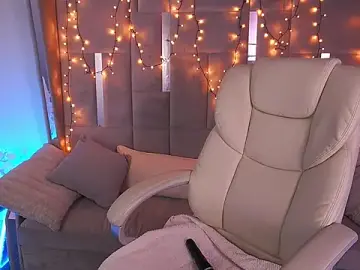 Stripchat Watch Live Sex Cams of KiraCandyS