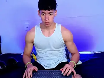 Stripchat Nude Webcam of Luke_Muscle