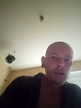 Stripchat Live Sex Cam of piercingpik