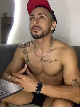Stripchat Free Live Porn of NicolasChest_xxx