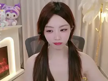 Stripchat Free Live Porn of youmibaby11