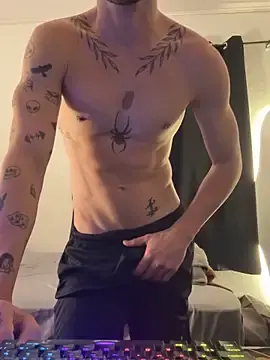 Stripchat Best Webcam of Aaron_hyuga
