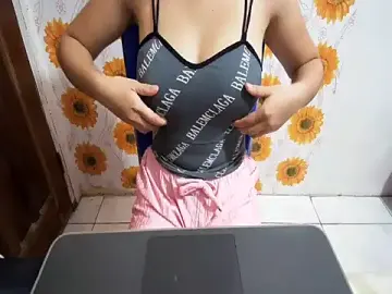Stripchat Free Live Porn of PrettyClaudia