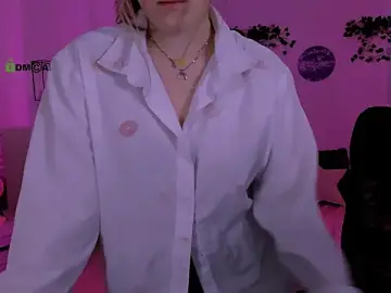 Stripchat Sex Cam of luna_berryy
