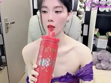 Stripchat Sex Cam of Yueyue-MM