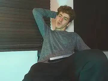 Stripchat Adult Webcams of Tyler_Mcrey