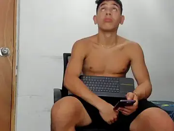 Stripchat Live Porn of andrew_rose_