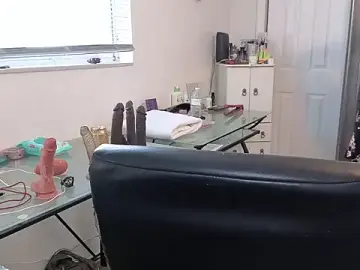 Stripchat Free Porn Cam of magicsparkles