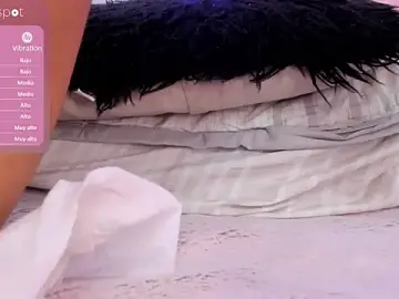 Stripchat Live Sex Cam of LUMINEVERLIGTH