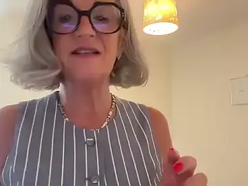 Stripchat Free Porn Cam of NaughtyMonicaUK