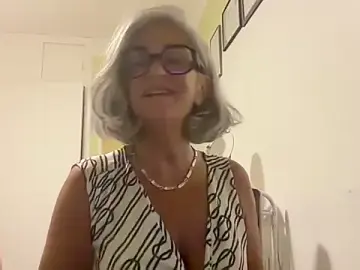Stripchat Free Porn Cam of NaughtyMonicaUK