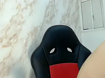 Stripchat Sex Cam of nathan_shimmer