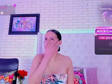Stripchat Best live sex cam show of Coco_Balenciaga_
