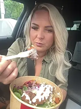 Stripchat Live Sex of Bustyblondebabe32