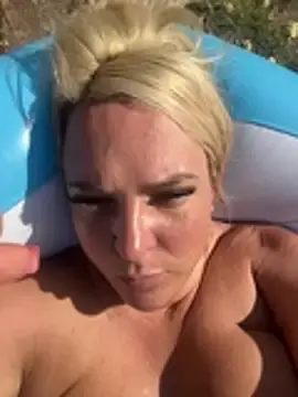 Stripchat Free Live Porn of Bustyblondebabe32