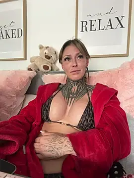 Stripchat Sex Cam of TittenTina