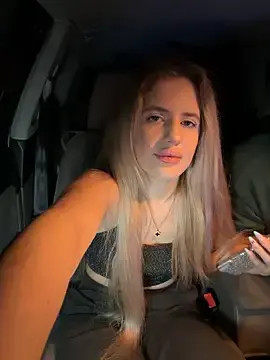 Stripchat Live Sex of Holly-Glamour