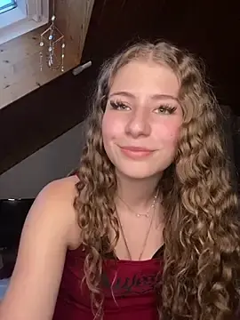Stripchat Adult Webcam of MilaRoseee