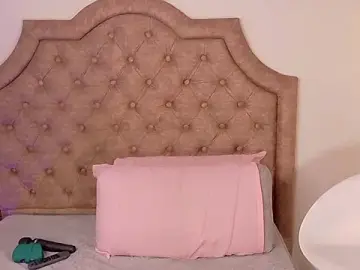 Stripchat Adult Webcam of ViolettaReyyes