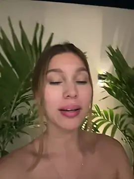Stripchat Watch Live Sex Cams of Nikii__