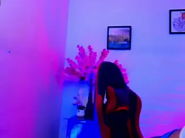 Stripchat Sex Cam of Ayliinn_