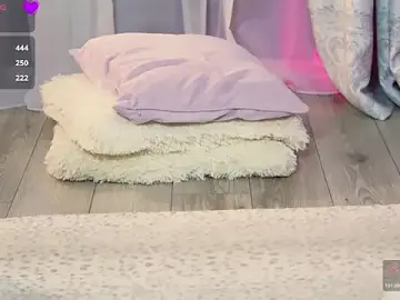 Stripchat Free Porn Cam of EvaSparks_
