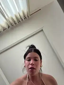 Stripchat Sex Cam of Rafaellaz