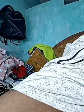 Stripchat Free Porn Cam of Royal-girl78
