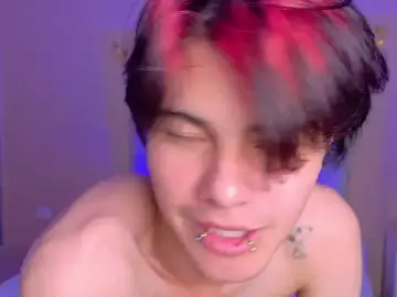 Stripchat Live Sex of Derek_Sinn