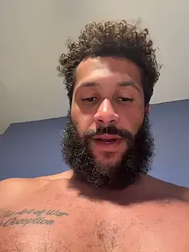 Stripchat Live Sex Cam of HungStr8Lightskin