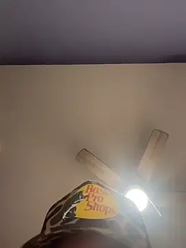 Stripchat Live Porn of HungStr8Lightskin