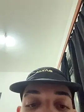 Stripchat Live Sex Cam of caio18b