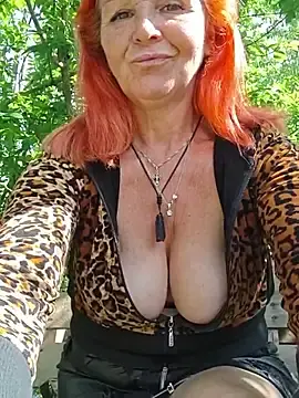 Stripchat Free Porn Cam of CassandraSandra44