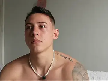 Stripchat Live Porn of Muscle_King_Cum