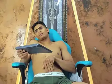 Stripchat Live Porn of juanjo_bigcock20
