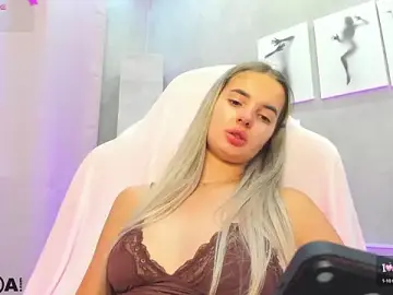 Stripchat Sex Cam of Donna_Evans