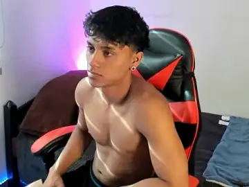 Stripchat Free Porn Cam of ZYZZ1312
